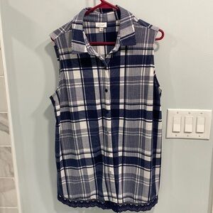 Avenue 14/16 sleeveless button up plaid blouse